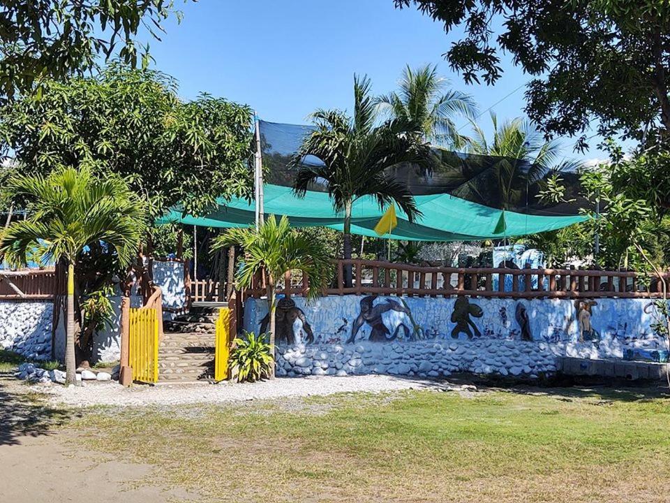 Seasun Beach Resort & Hotel Lucapon Extérieur photo